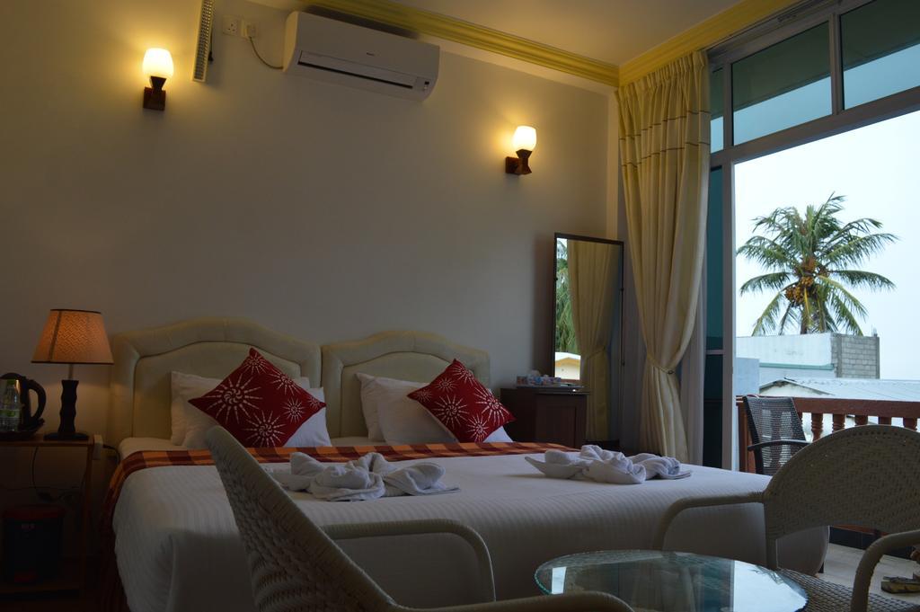 Sun Shine View Hotel Maafushi Exterior photo